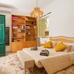 - - Sferracavallo Sul Mare Apartman *