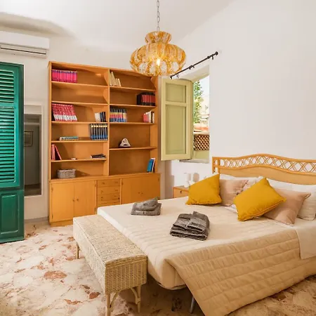 - - Sferracavallo Sul Mare Apartment *
