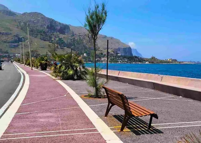 - - Sferracavallo Sul Mare 巴勒莫